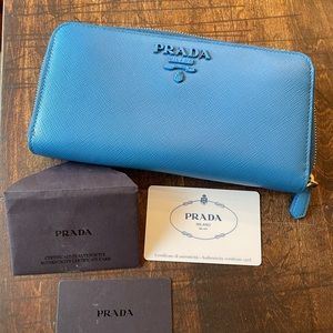 PRADA SAFFIANO WALLET